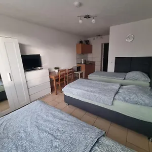 Workers-sleep-station Apartamento
